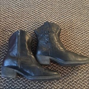 Women's Born Black Pebbled Leather Boots 9.5M